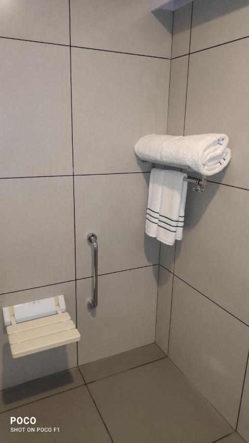 Emperor-Hotel Rachana Continental Pvt Ltd Kizhake Chalakudi Bagian luar foto