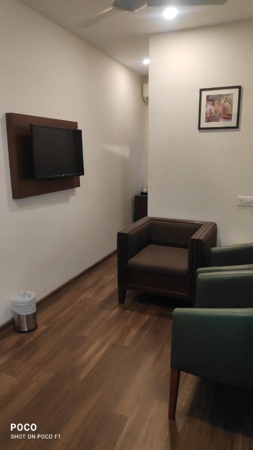 Emperor-Hotel Rachana Continental Pvt Ltd Kizhake Chalakudi Bagian luar foto