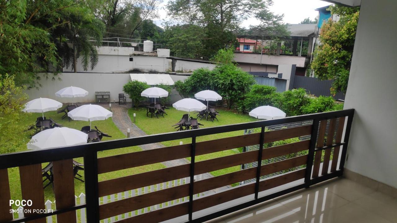 Emperor-Hotel Rachana Continental Pvt Ltd Kizhake Chalakudi Bagian luar foto